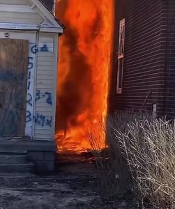 10K views · 114 reactions | House fire today in #Detroit | CrimeInTheD | Facebook