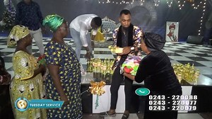 REV OBOFOUR AND HIS WIFE DONATES FOOD ITEMS TO THE AGED MEN AND WOMEN DURING THE X'MAS EVE🙏🤝 | Rev Obofour Ministries