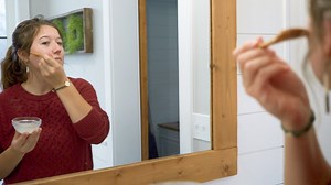 Clear Skin Jelly Face Mask Recipe with Essential Oils - Simply Earth Blog