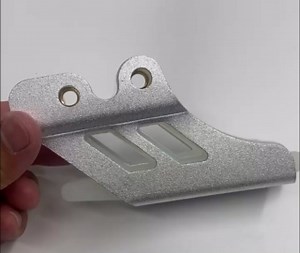 DREAM MOTION Motorcycle Aluminum Chain Guide Protector Sprocket Guard Protector for Honda CRF250R CRF110 Apollo125cc Kawasaki KLX110 KAYO Ducati Suzuki KTM ATV Dirt Bike Accessories(Silver)