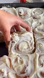 45K views · 5.8K reactions | soft Cinnamon Rolls You are going to love these homemade cinnamon rolls. They are soft, fluffy, and so-delicious! You can make them overnight and bake the next day!  Comment “ recipe ” for the full recipe with step-by-step instructions, photos, and a printable version sent directly to your DMs!  #cinnamonrolls #eggless #cinnamonbuns #cinnabon #cinnamonroll #holidaybaking | Pastrybysaloni | Facebook