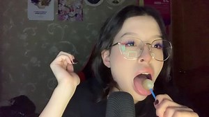 ASMR Licking Lollipop (Mouth Sounds)