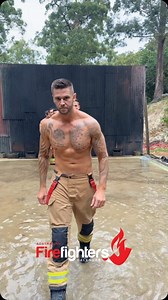 Phitoshoot mirror check💪🏼🔥 #消防队员 #소방수 #消防士 #bombeiro #bomberos #brandweer #feuerwehr #pompier #pompiere #firefighter #firefighters #australianfirefighterscalendar #australia #queensland #calendar #hotguysofinsta #hotmen #handsome #heroes #uniquegifts | Australian Firefighters Calendar