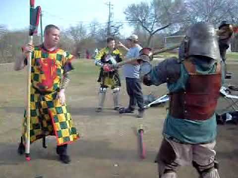 How to use a glaive in the SCA