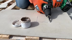 How do you create small square holes? We drill four holes in the corners and then cut with a special thin and small blade called "Squadro" ✅ Thumb up below if you use the same method 😉 #montolittilingtools #tilingtools #tiletools #porcelaintile #contractor #qualitytools #construction #residentialconstruction #remodelling #renovation #interiordesign #kingtile #toolreview #montolitmasterpiuma #masterpiumaP5 #tilecutter #snapcutter #glassmosaic #tilegeeks #mastertilesetter #tilework #grinder #blad