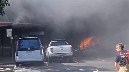 Byron bay bike shop on fire
