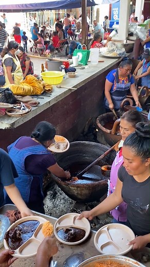 carne de chivo. #gastronomia #oaxaca #oaxacamexico #oaxacatravel #connect_oaxaca | Connect-Oaxaca