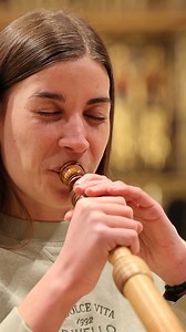 Die Alphorn-Virtuosin Lisa Stoll und Domorganist Martin Bernreuther geben einen Vorgeschmack auf das Neujahrskonzert der Dommusik am 21. Januar. Die Schweizerin ist erstmals zu Gast am Eichstätter Dom und wird gemeinsam mit Martin Bernreuther Stücke wie „The spirit of Alphorn“, „Ave Maria“, „Tanz der Kühe“ und einer Suite für Alphorn und Orgel spielen. Neben solistischen Werken für Alphorn wird Lisa Stoll auch Erklärungen zu ihrem Instrument geben und den Konzertabend moderieren. Domorganist Ber