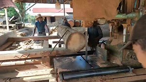 #kayukalimantan #kayukeras #sawmillbusiness #sawmills MESIN PEMOTONG KAYU | Sawmill indonesia