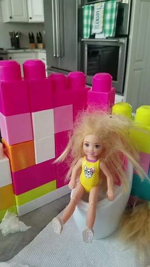 Barbie goes poop