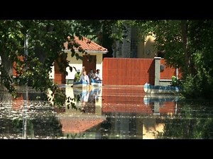 Budapest braces for record flood surge