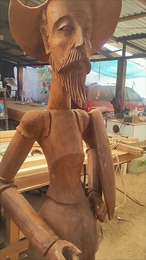 2.5K reactions · 34 shares | ¡Manos a la obra en Estudio Madera!  Detrás de cada entrega hay un equipo coordinado dando lo mejor en cada estación: corte, armado y lijado. Así se ven 19 segundos de pura pasión artesanal y trabajo en equipo.  Gracias por confiar en nosotros para sus proyectos. #TrabajoEnEquipo #TallerDeCarpinteria #EstudioMadera | Estudio Madera | Facebook