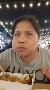 First time ko nakakain ng takoyaki. Gay un pala ang lasa nun. Napakaraming tao sa Al Riqqa night market! #sarisaringulam | Sari saring Ulam