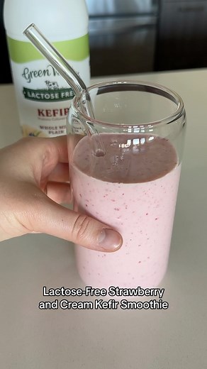 Sip, smile, repeat! 🍓✨ Try our easy and irresistibly creamy lactose-free strawberry and cream smoothie, made with Green Valley Lactose-Free Kefir. Packed with probiotic goodness and bursting with fresh strawberry flavor, it’s the perfect treat to fuel your day! Ingredients 1/2 cup Green Valley Lactose-Free Kefir 1/2 a medium banana 1/2 cup frozen strawberries 1/4 cup almond milk (or milk of choice) Blend and enjoy! #Smoothie #Strawberry #LactoseFree #LactoseIntolerant #Recipe #GreenValley | Gre