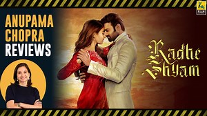 FC Review: There is a fine line that separates swooning romance from unintentional comedy. #RadheShyam is a masterclass in what happens when you cross it. Watch the full review by Anupama Chopra to know more. #Prabhas #PoojaHegde #AnupamaChopra #RadheShyamReview | Film Companion Studios