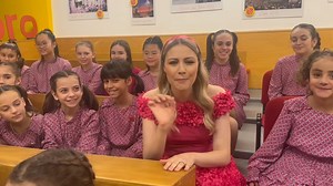 25K views · 585 reactions | ✨ Pronti, via! I piccoli cantanti si riscaldano insieme a Carolina Benvenga ✨ Tra pochissimo su #Ra1 lo Zecchino d'Oro #zecchinodoro #zecchino66 #lamusicapuò RaiAccessibilità Rai_Yoyo | Rai1 | Facebook