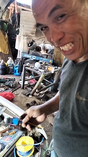 Naglagay ako ng bosch relay sa radiator fan motor mahina ang buga ng hangin Nissan Mars. #reelsvideoシ #reelsfacebook #autoelectrician #automotive #actechnician #electrician | Roberto Rizardo Masaba