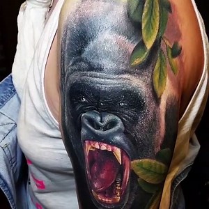 Snarling gorilla by Alex Wright at Grindhouse Tattoo Productions - Macclesfield, UK. @thealexwright 🦍 #TATTOODO | Tattoodo