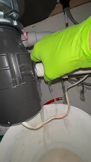 Clogged Kitchen Sink？ Try This. _fix_000 #plumbing #sinkdrain #theconservativeplumber #foryou #plumber #plumbersoftiktok #diy #plumbingrepair #fyp #kitchen #kitchensink #plumbinglife #kitchenhacks #plumberlife #plumbingtok #serviceplumber #cloggedsink | San Chap