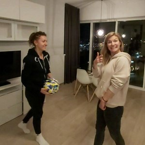 3.3K views · 303 reactions | #barefoot team combo with @kittifree (mother of #freestylefootball ) @footstyletv #football | Aguśka Female Freestyle Football | Facebook