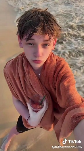 #twink #twinkboy #fyp #foryou #foryoupage #fypシ #fyp #fypviral #gay #gayaditiktok #boys