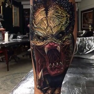 Predator made by Ben Kaye at Matt Jordan's Ship Shape Tattoo in Orewa, New Zealand @dbkaye 🙈 #TATTOODO | Tattoodo