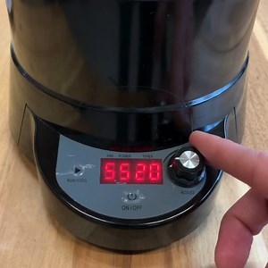 19 reactions | One of the best features of the SR540 and SR800 is the control panel, especially the output temperature readout. The readout can be a little tricky to access though. The key is to wait until the fan, power, or time setting stops blinking, then just give the knob a good, quick twist! It's pretty easy once you get the hang of it and the output reading is really useful for getting repeatable roasts. #SR540 #SR800 #freshroast #sweetmarias | Sweet Maria's Coffee | Facebook