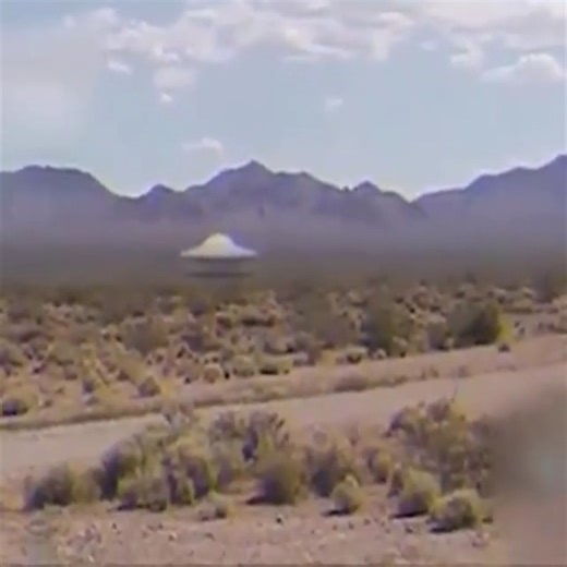 Clear image of alien spacecraft 😳 #UFO #ufosightings #alien | Mystery Aliens UFO