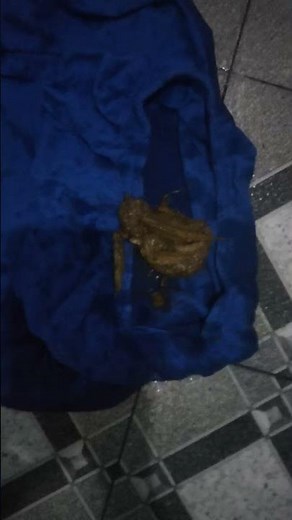 I Poop in trousers really hard💩