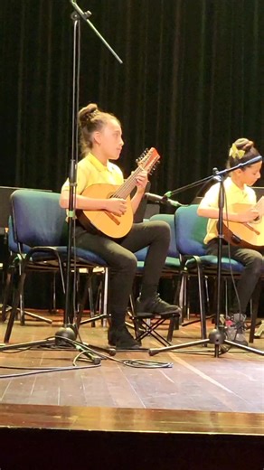 1.8K views · 51 reactions | Brillaron en el escenario nuestros procesos de formación de cuerdas pulsadas pertenecientes a los hogares infantiles, grupos de tiple y bandola complementarios, grupos de cámara y guitarra iniciación. ✅️ #Música #EscuelaDeArtesDePereira #MásCultura #PereiraEsCultura | Secretaría de Cultura de Pereira | Facebook