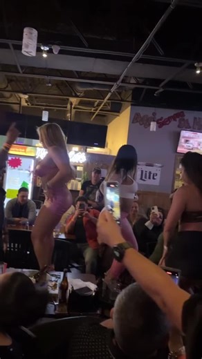 Datsy Acuña and Robertita Franco in Dallas Show