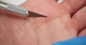 Assistant de recherche prélevant un échantillon : vidéo de stock (100 % libre de droit) 1107636297 | Shutterstock