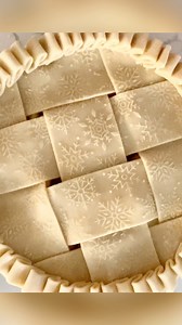 Snowflake Apple Pie! Pie crust and apple pie recipes and tutorials are on my YouTube channel 😊 | Neurotic Mom