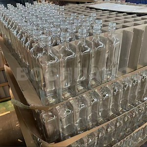 [Hot Item] Tall Rectangular Glass Bottle for Olive and Veg Oil Vinegar Containers