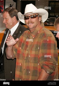 Oct 12, 2006; New York, NY, USA; Country singer ALAN JACKSON poses for photos at his appearance on 'The Late Show With David Letterman' held at the Ed Sullivan Theater. Mandatory Credit: Photo by Nancy Kaszerman/ZUMA Press. (©) Copyright 2006 by Nancy Kaszerman Stock Photo - Alamy