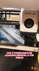 🎉 ¡NUEVO INGRESO en Proyecto Color! 🎉 💥 Ahora podés darle un acabado especial a tus piezas impresas en 3D gracias a nuestras camas de efectos especiales🌟 ✅ Transfieren patrones únicos directamente a tus impresiones. ✅ Reversibles: ¡Dos acabados diferentes en una sola cama! ✅ Incluyen imán para la cama caliente. ✅ Disponibles en medidas: 310x310 mm y 235x235 mm. 📦 Ya disponibles en nuestra web. No te quedes sin la tuya y llevá tus impresiones al siguiente nivel. 🚀 | Proyecto Color