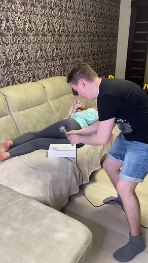 Почему она так сильно пукнула?