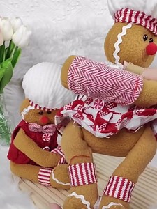 Gingerbread Tree Topper - Gingerbread Man Christmas Tree Topper Decorations, Funny Gingerbread Hugger Xmas Decor for Christmas Tree, Wine Bottle, and Curtain Ornaments (Type A,Male)