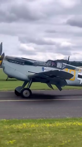 Just listen to that… The Buchon Bf109, proof merging technologies from various sources can create something truly remarkable. Whether you have a soft spot for the Buchon or not, who else can’t get enough of this sound? [🎥] IG/feathers.and.metals #Airfix #Aviation #AVDaily | Airfix