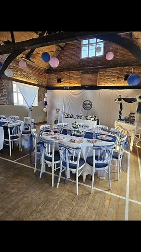 💙🩷💙🩷💙🩷💙🩷💙🩷💙🩷💙🩷💙🩷💙🩷💙 I had the pleasure of making the cake for the new Mr and Mrs Read on the 17th April. They had a small square cake with Victoria sponge and 3 different flavours of cupcakes consisting of 12 lemon, 12 raspberry and white chocolate and 12 chocolate with Nutella Thank you so much @amberread2021 for asking me to be part of your day and I hope you both have the most wonderful life together xxx #weddingcake #cupcakes #blueandpink #weddingcakesofinstagram #cakestag