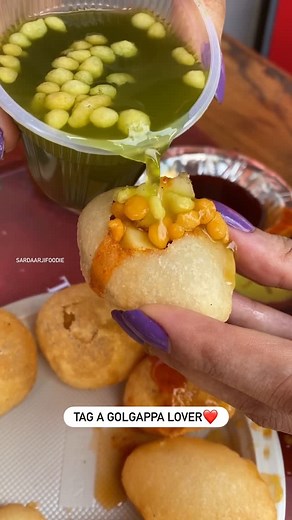 Chhotu Foodie on Instagram: "Tag a "Golgappa" lover...❤️ . . Follow @chhotu.foodie for moree...  . . . . #reelsinstagram #reelsvideo #reelkarofeelkaro #reelitfeelit #reels #viral #delicious #reelsviral #foodporn #reelitin #chhotufoodie #golgappe #chaat #trendingreels #reel #instagood"