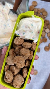 Ashleigh Mann aka @gracefull_vegan takes us back to childhood with these homemade dunkaroos. | Tasty
