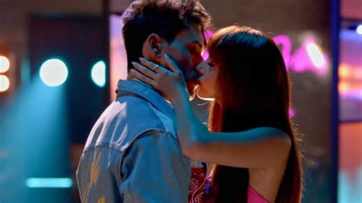 Heropanti 2 Trailer: Tiger Shroff and Tara Sutaria 'seal the deal' with a kiss, promise unlimited action together