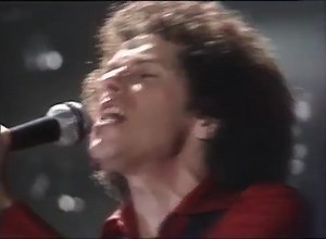Leo Sayer - Thunder In My Heart 1977 'Thunder In My Heart' van Leo Sayer is in Nederland de nieuwe Alarmschijf de 24ste juli 1977 | Oldie video's on line