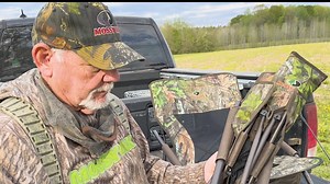 Mossy Oak’s own Cuz Strickland gives us his review for the comfortable and lightweight turkey hunting chair, available both in-stores and now @ Walmart! | Mossy Oak