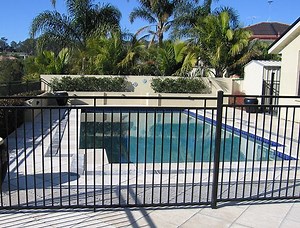 [Hot Item] Aluminum Flat Top Outdoor Pool Fence for Child and Pet Security