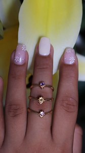 💎✨ Descubre nuestra colección exclusiva de anillos con piedras naturales, diseñados para resaltar tu belleza única. Cada anillo simboliza fortaleza, elegancia y poder, ¡perfectos para ti o para esa mujer increíble en tu vida! 💖 ✨ Contáctate con nuestra asesora Yamilet al número 934 097 702 y realiza tu pedido. #DíaDeLaMujer #AnillosDePiedrasNaturales #JoyeríaConSignificado #EmpoderamientoFemenino #RegalosConAmor | Joyería Jade Trujillo
