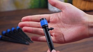 32 Pcs Drip Irrigation Emitters Garden Drip Emitters for 1/4 Inch Tubing Irrigation Drippers Sprayer 360 Degree Water Flow Drippers for Garden Flower Bed(Red and Blue,Single Hook)