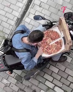 Delivery guy's pizza prank tests if he can get away with it. | Fabiosa Philippines