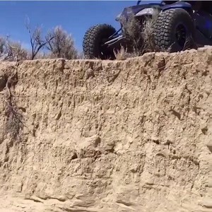 Bajando con estilo 😂 #DianaD | Offroad Tijuana